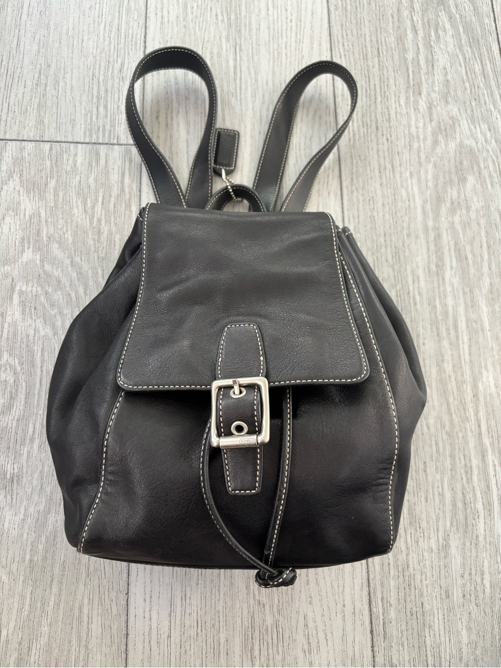 Coach bag vintage Y2K in black leather. Mini backpack in EUC.
